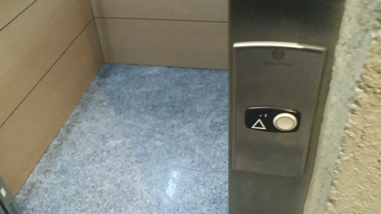 Descubre cómo saber si un ascensor está legalizado: guía completa para asegurar la seguridad en cualquier edificio